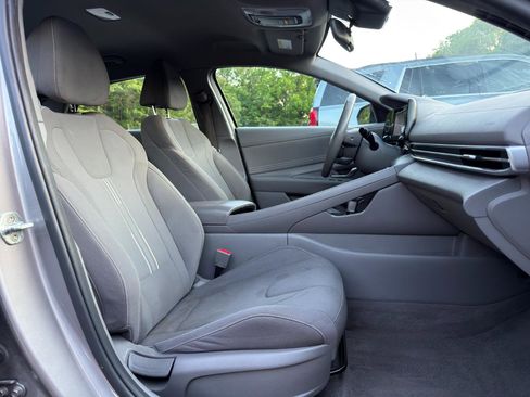 Used 2021 Hyundai Elantra SEL w/ Convenience Package FWD image 13