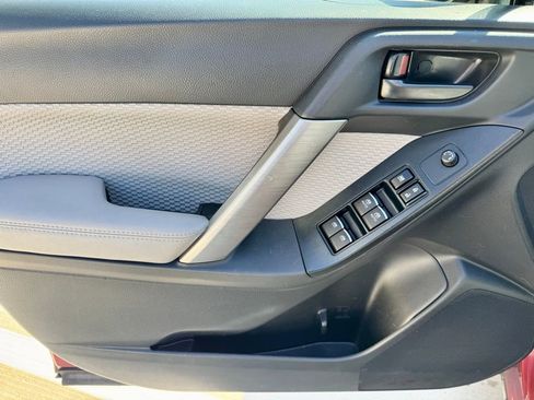 Used 2017 Subaru Forester 2.5i Premium image 13