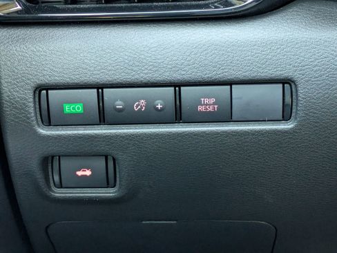 Used 2024 Nissan Sentra SR w/ SR Premium Package image 17