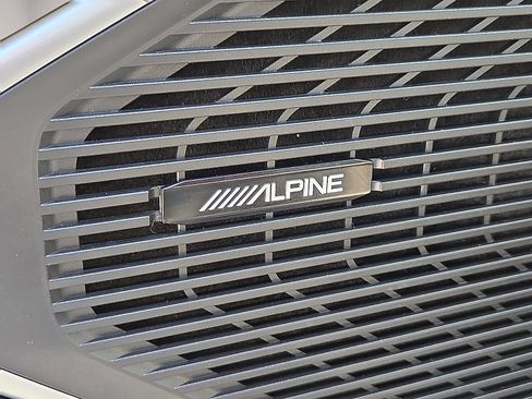 Used 2023 Jeep Wagoneer 2WD image 24