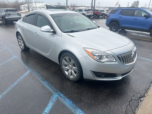 Used 2016 Buick Regal FWD image 3