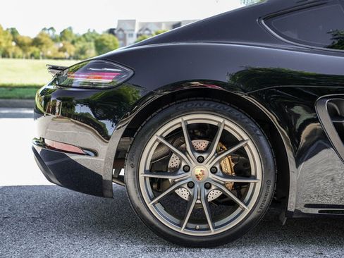 Used 2017 Porsche 718 Cayman RWD image 8