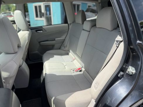 Used 2012 Subaru Forester 2.5X Premium w/ All-Weather Pkg AWD/4WD image 9