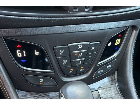 Used 2017 Buick Envision Essence AWD/4WD image 23