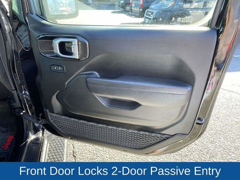 Certified 2023 Jeep Gladiator Sport image 17