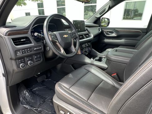 Used 2022 Chevrolet Tahoe High Country w/ Premium Package AWD/4WD image 17