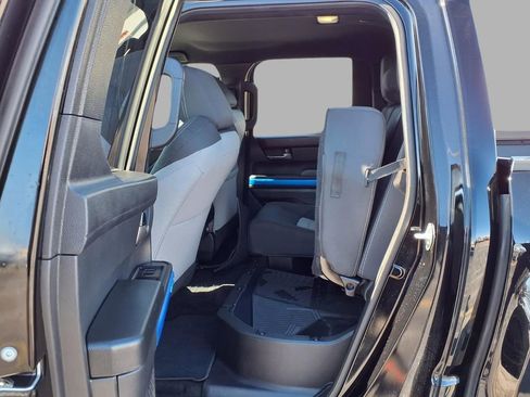 Used 2025 Toyota Tacoma TRD Off-Road image 25