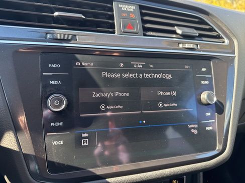 Used 2021 Volkswagen Tiguan SE image 30