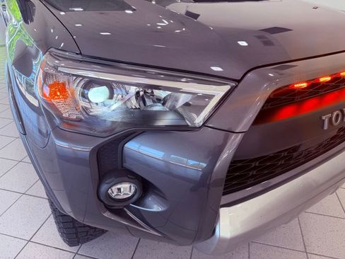 Used 2021 Toyota 4Runner TRD Off-Road Premium w/ Moonroof Package AWD/4WD image 15