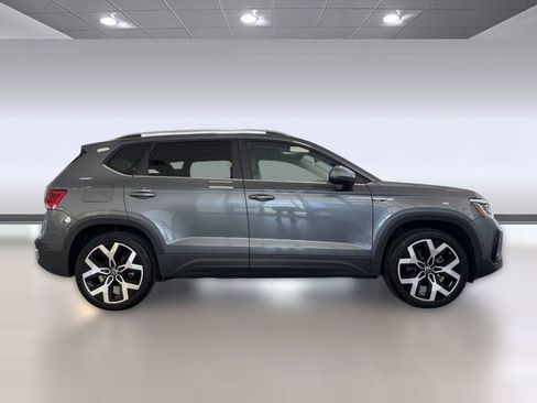 Certified 2023 Volkswagen Taos SEL AWD/4WD image 8