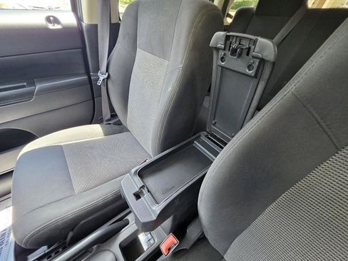 Used 2017 Jeep Patriot Latitude AWD/4WD image 20