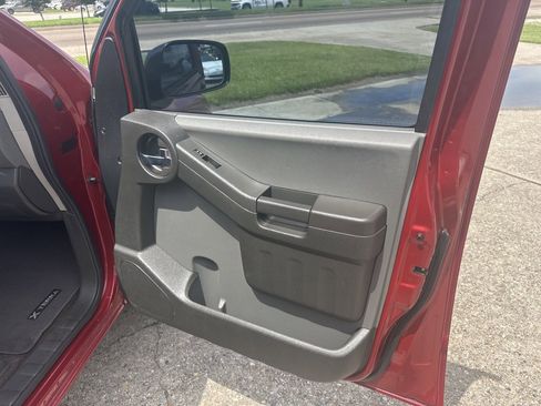 Used 2015 Nissan Xterra X image 12