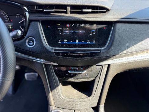 Used 2019 Cadillac XT5 Luxury w/ Sport Package FWD image 12