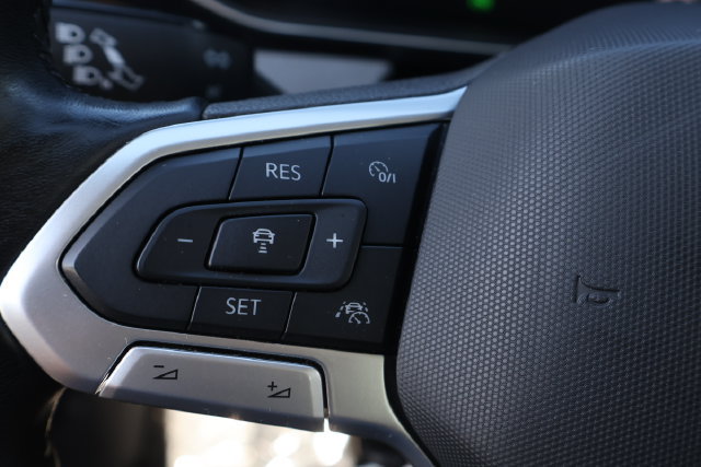 Used 2025 Volkswagen Jetta SE FWD image 21