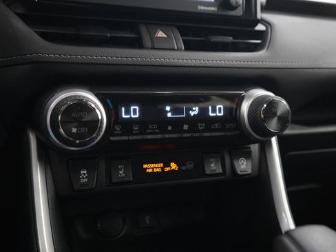 Used 2020 Toyota RAV4 XLE w/ Convenience Package image 23