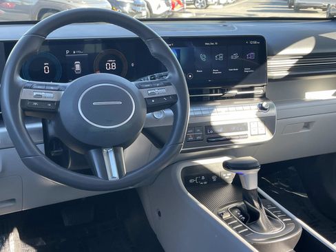 Certified 2025 Hyundai Kona SEL image 6
