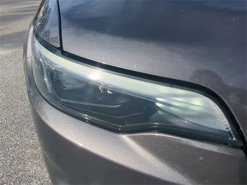 Used 2020 Jeep Cherokee Limited image 11