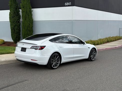 Used 2018 Tesla Model 3 Long Range RWD image 6
