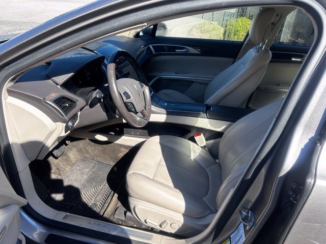 Used 2016 Lincoln MKZ w/ Equipment Group 300A Reserve FWD image 3