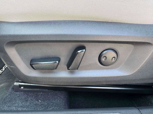 Certified 2025 Nissan Rogue SV AWD/4WD image 14