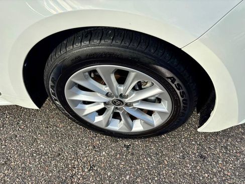 Used 2020 Toyota Corolla LE image 29