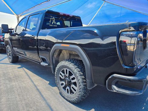 Used 2023 GMC Sierra 2500 AT4 w/ AT4 Preferred Package AWD/4WD image 3