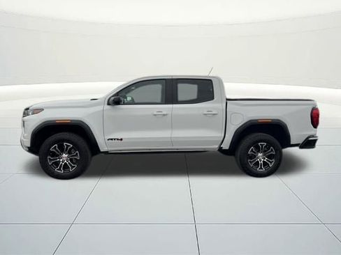 Used 2023 GMC Canyon AT4 image 2