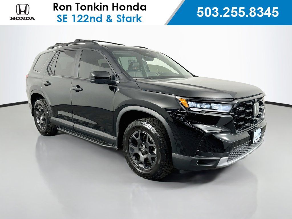 Used 2023 Honda Pilot TrailSport image 1
