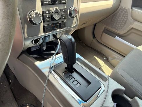 Used 2010 Ford Escape XLT FWD image 12