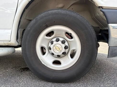 Used 2025 Chevrolet Express 2500 w/ Driver Convenience Package RWD image 20