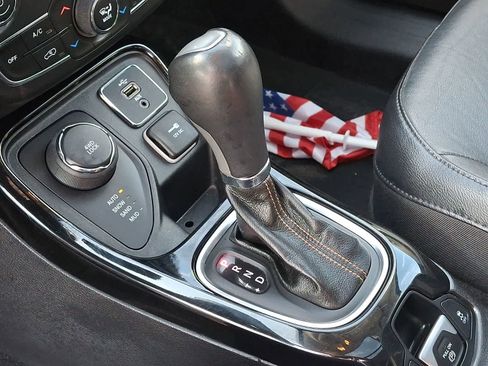 Used 2017 Jeep Compass Limited w/ Navigation Group image 15