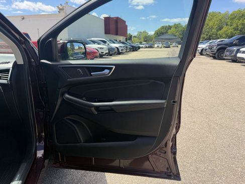 Used 2018 Ford Edge Titanium w/ Ford Safe & Smart Package AWD/4WD image 27