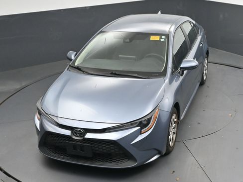 Used 2020 Toyota Corolla LE image 29