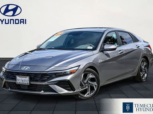 Certified 2025 Hyundai Elantra SEL image 1