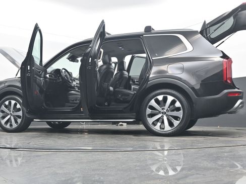 Used 2021 Kia Telluride S image 42