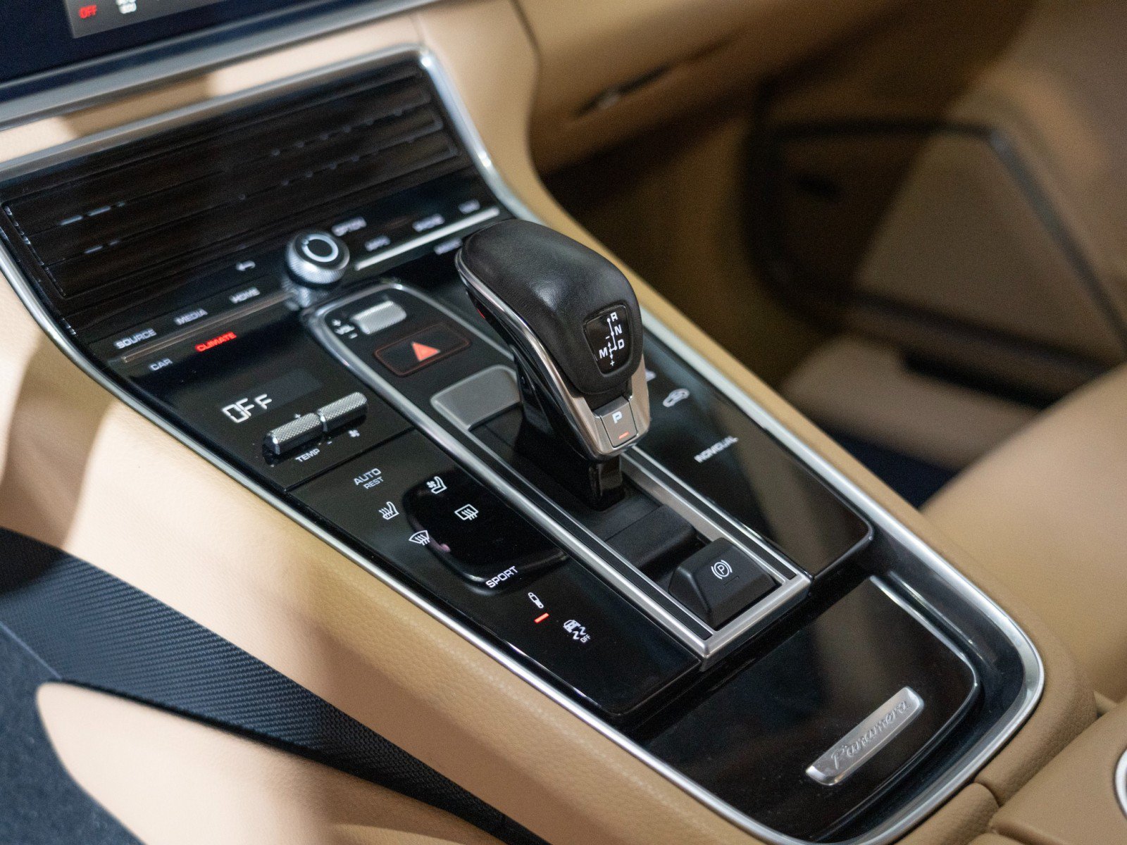 Certified 2023 Porsche Panamera Platinum Edition RWD image 21