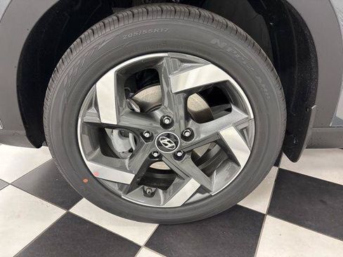 Used 2026 Hyundai Venue SEL FWD image 5