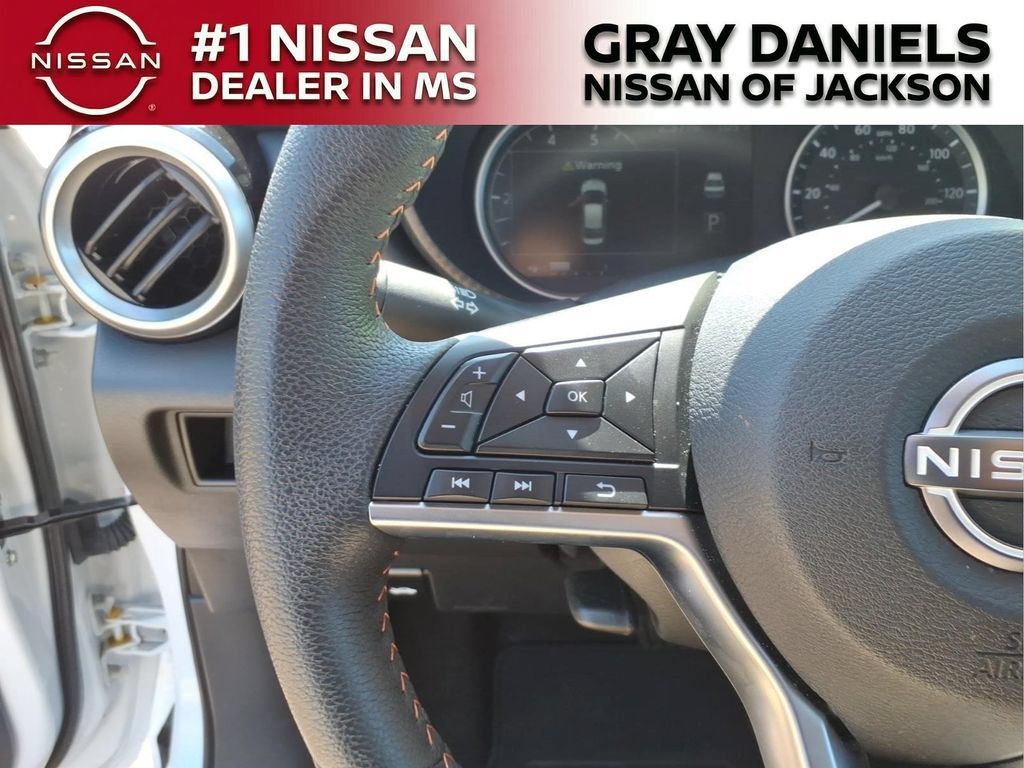 New 2025 Nissan Versa SR w/ Trunk Package FWD image 13