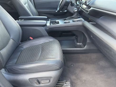 Certified 2023 Toyota Sienna XSE image 12