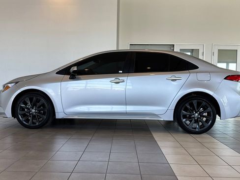 Used 2023 Toyota Corolla LE w/ Carpet Mat Package (TMS) FWD image 7