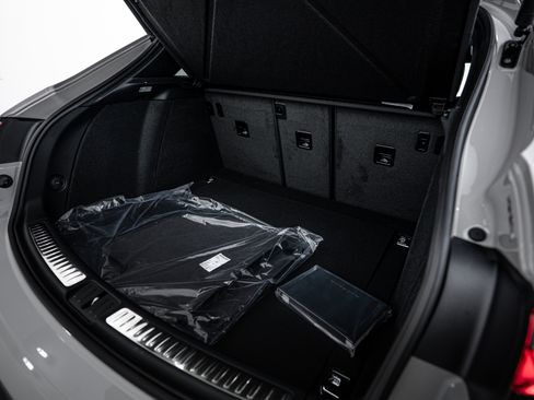 Certified 2026 Porsche Macan image 23