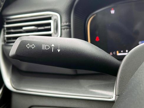 Used 2023 Jeep Wagoneer Base image 24