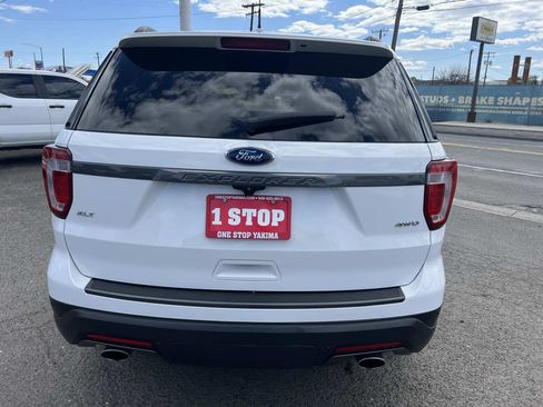 Used 2018 Ford Explorer XLT w/ Equipment Group 202A AWD/4WD image 6