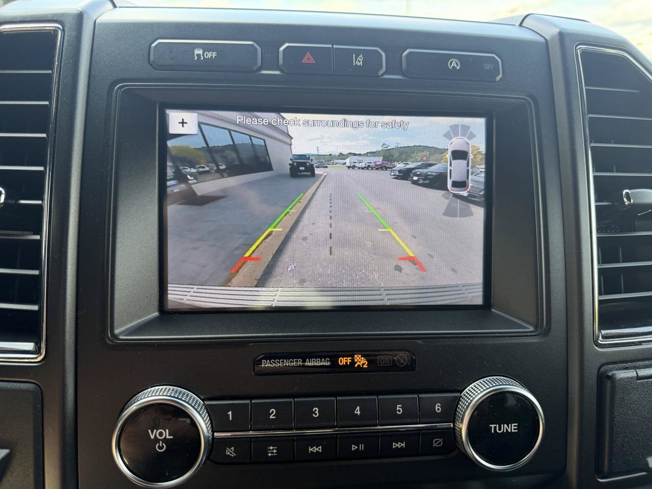 Used 2019 Ford Expedition Limited w/ Driver Assistance Package RWD image 14