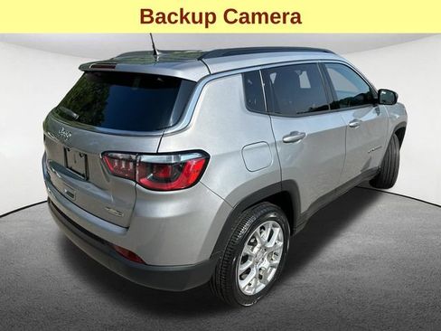 Used 2023 Jeep Compass Latitude AWD/4WD image 10