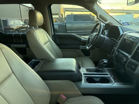 Used 2019 Ford F150 Lariat image 4