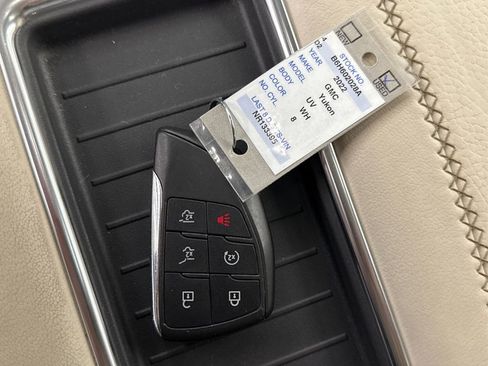 Used 2022 GMC Yukon Denali image 44