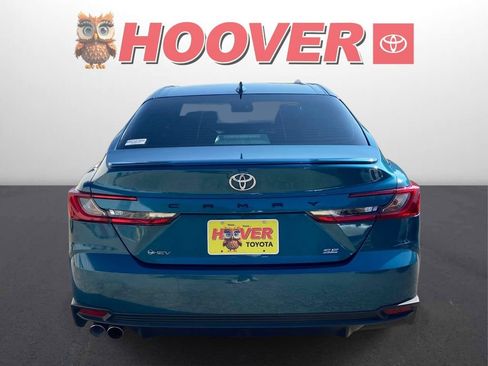 Used 2025 Toyota Camry SE w/ Convenience Package FWD image 9