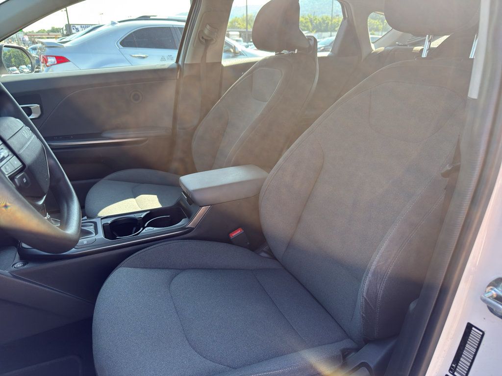 Used 2025 Kia K4 FWD image 13