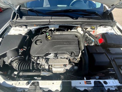 Used 2021 Chevrolet Malibu LT image 28